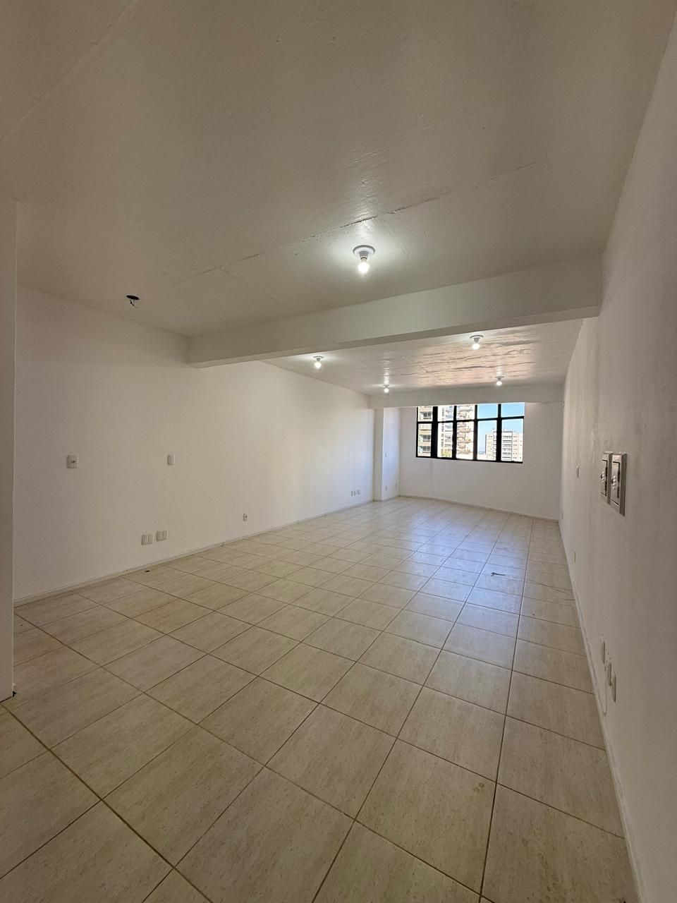Sala comercial para venda no bairro Centro em Caxias do Sul
