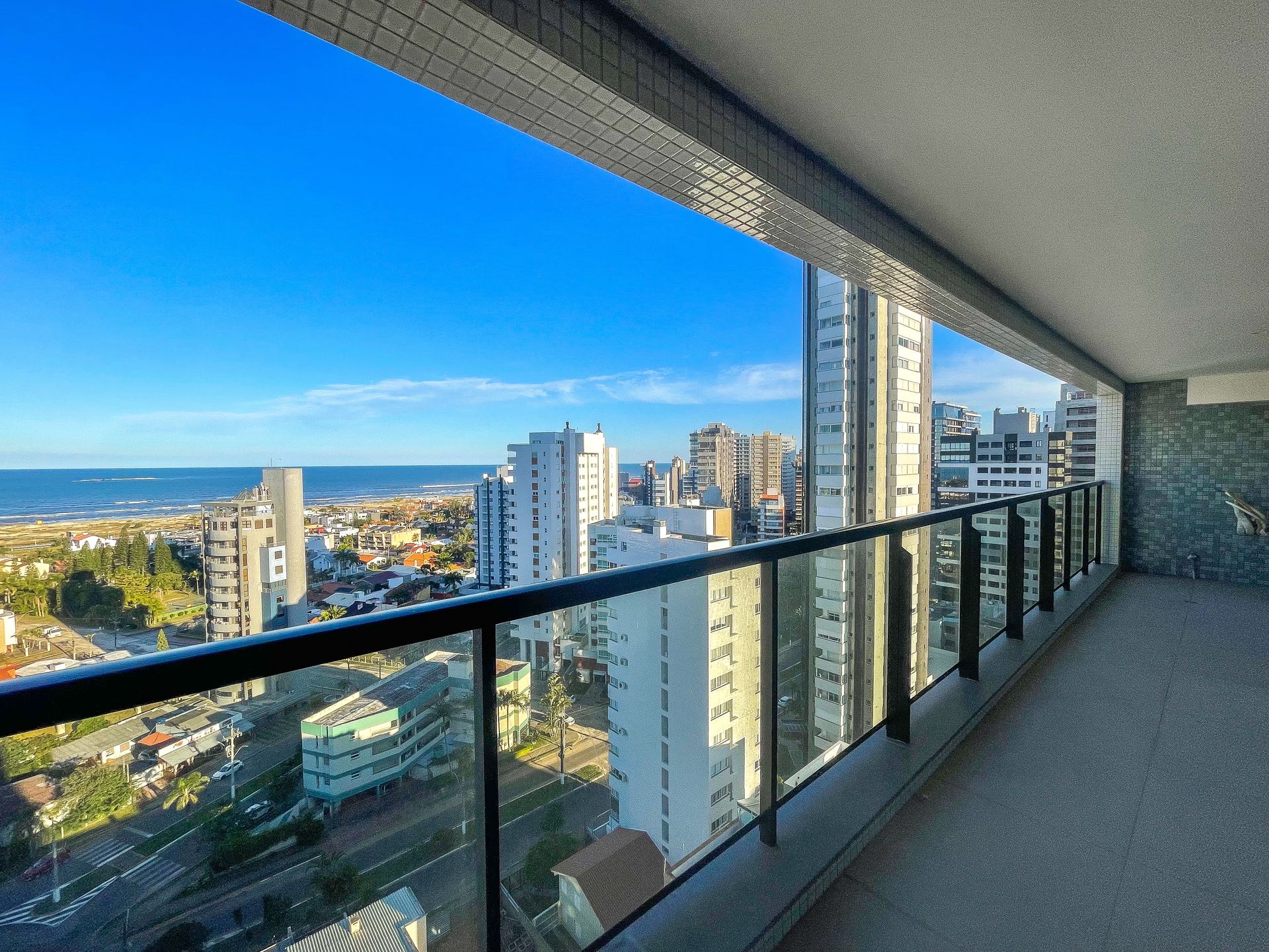 Apartamento para venda no bairro Praia Grande em Torres