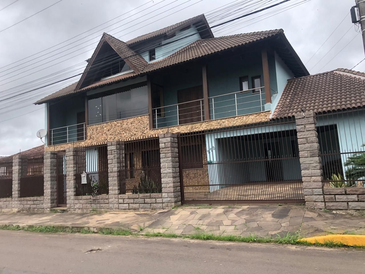 Casa para venda no bairro  em Cachoeirinha