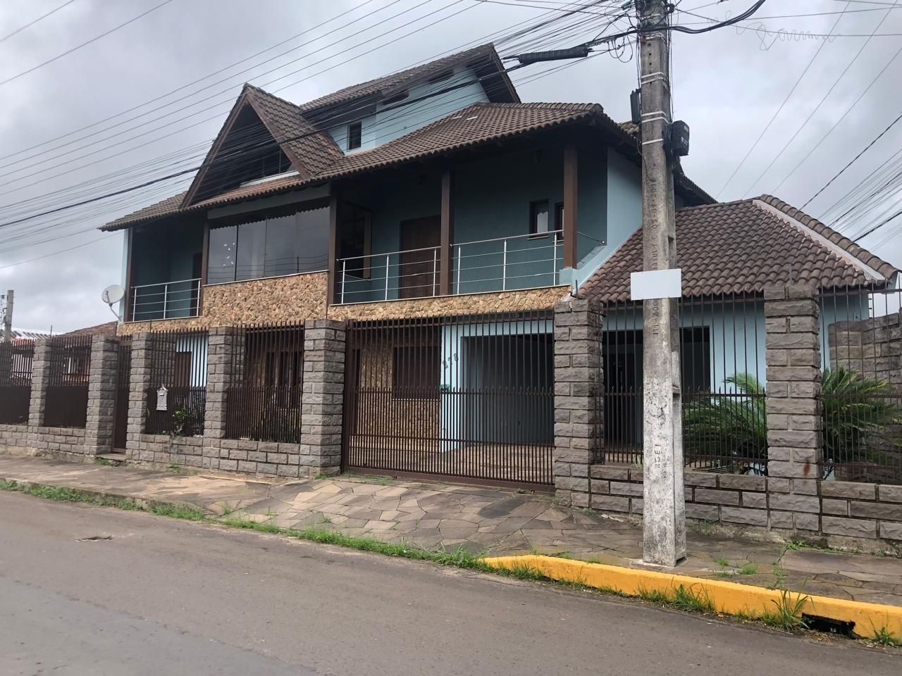 Casa para venda no bairro  em Cachoeirinha