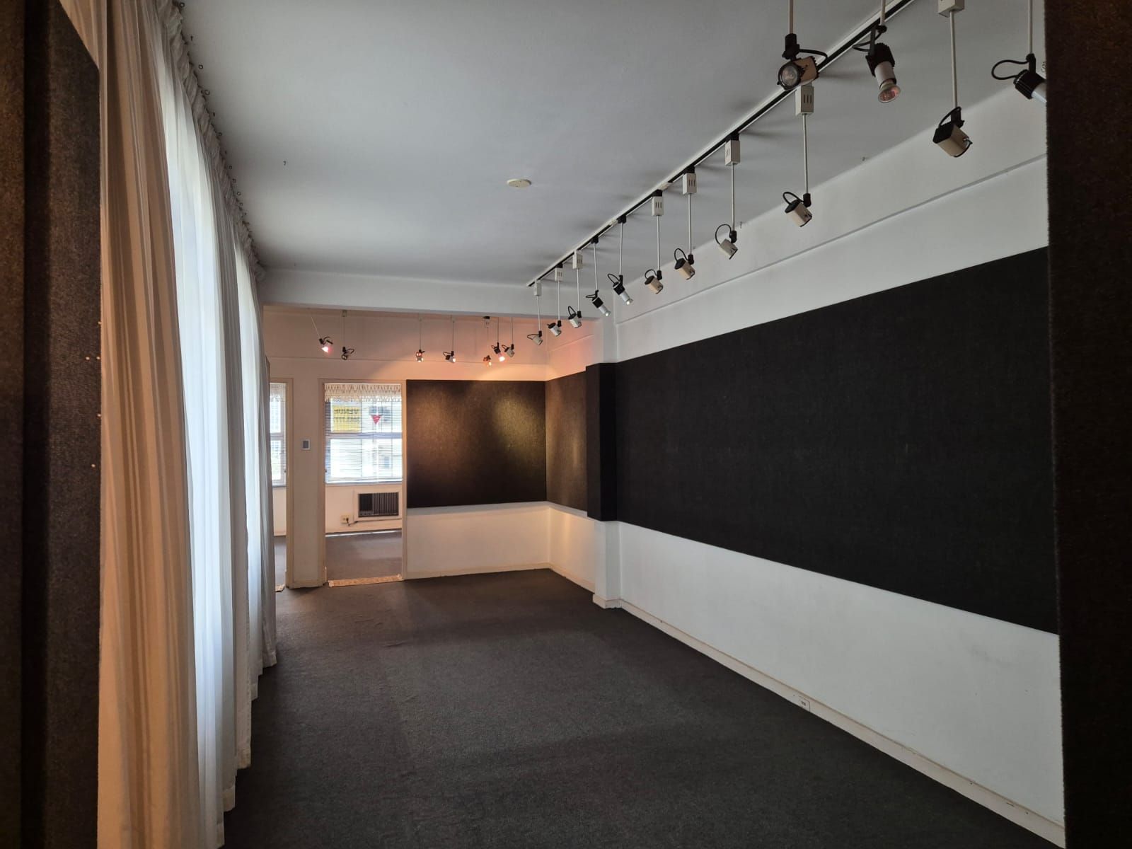 Sala comercial para venda no bairro Centro Histórico em Porto Alegre