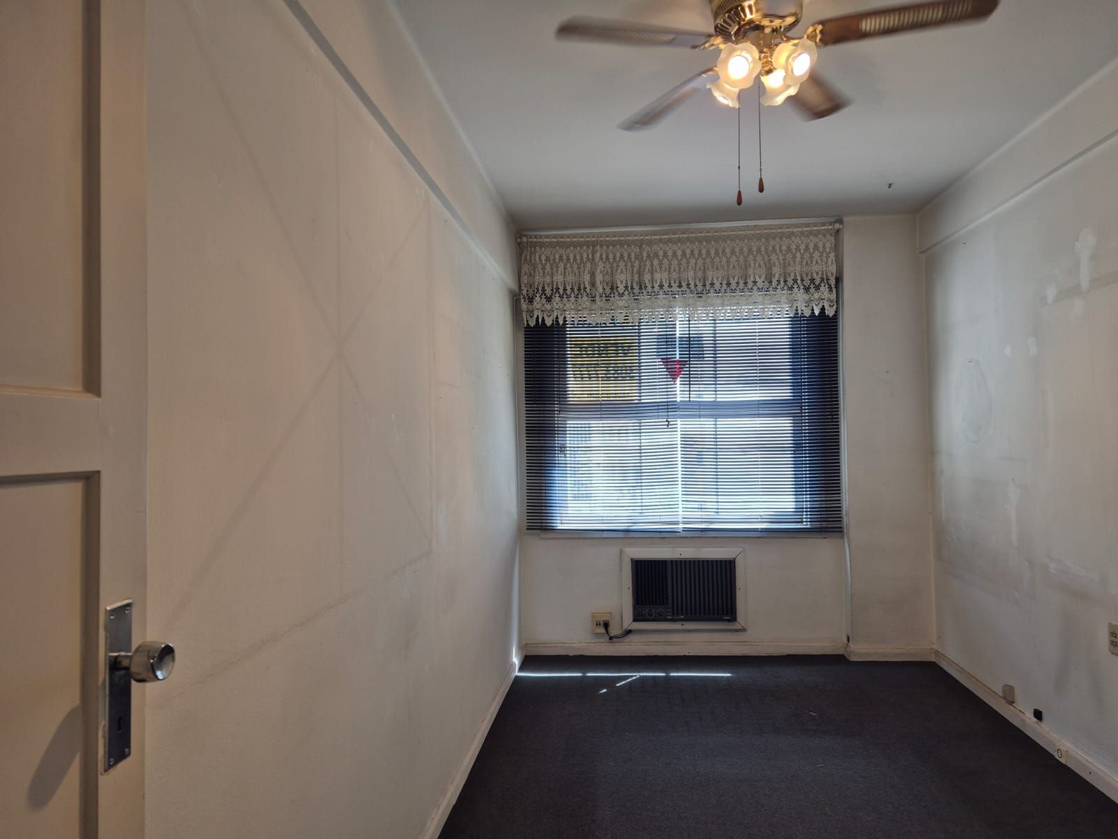 Sala comercial para venda no bairro Centro Histórico em Porto Alegre