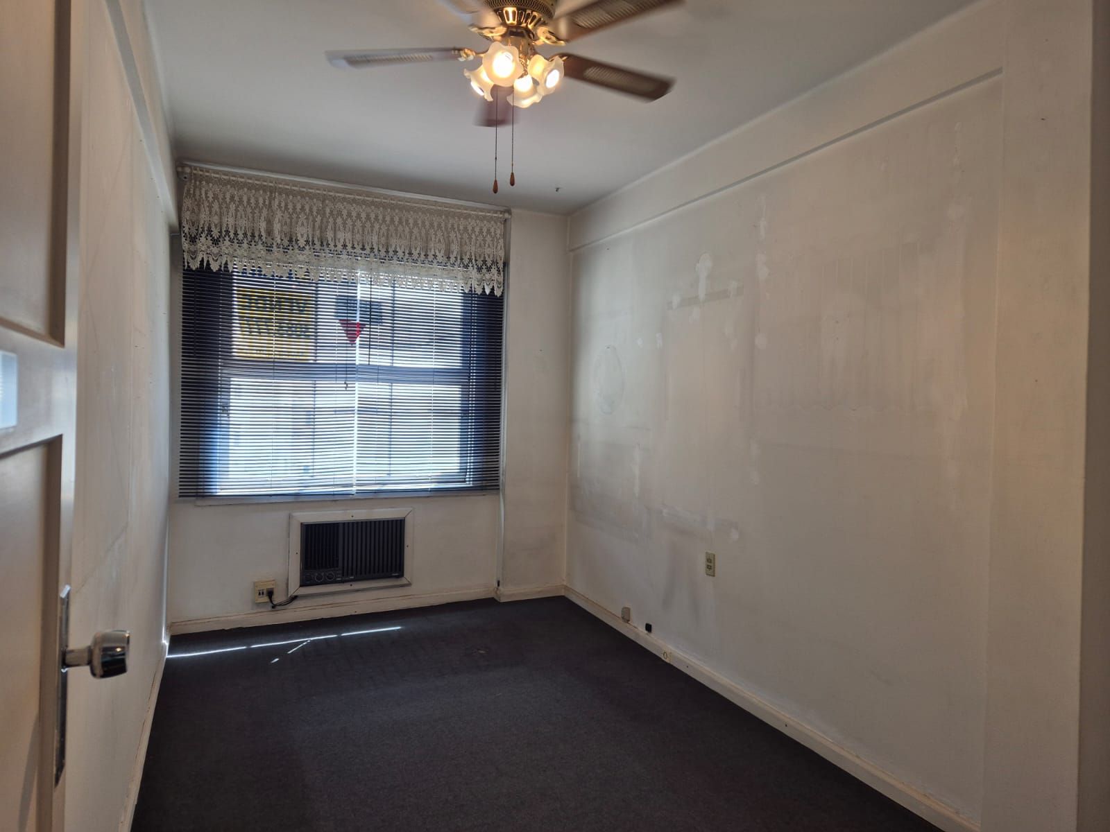 Sala comercial para venda no bairro Centro Histórico em Porto Alegre