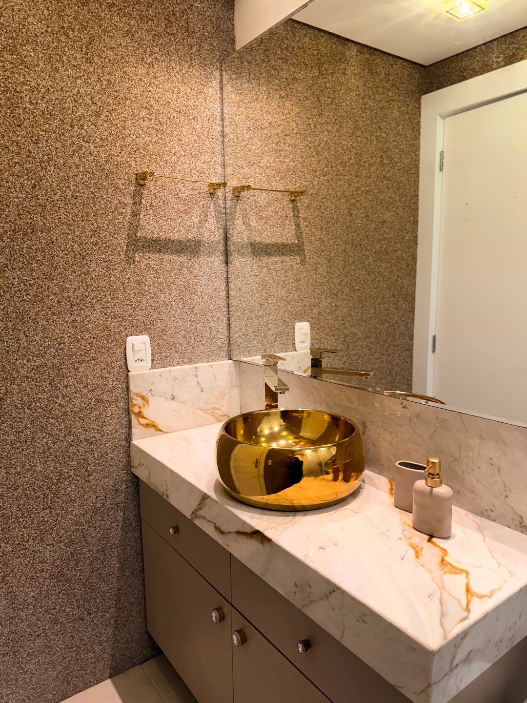 Apartamento para venda no bairro Alpha ville em Gramado