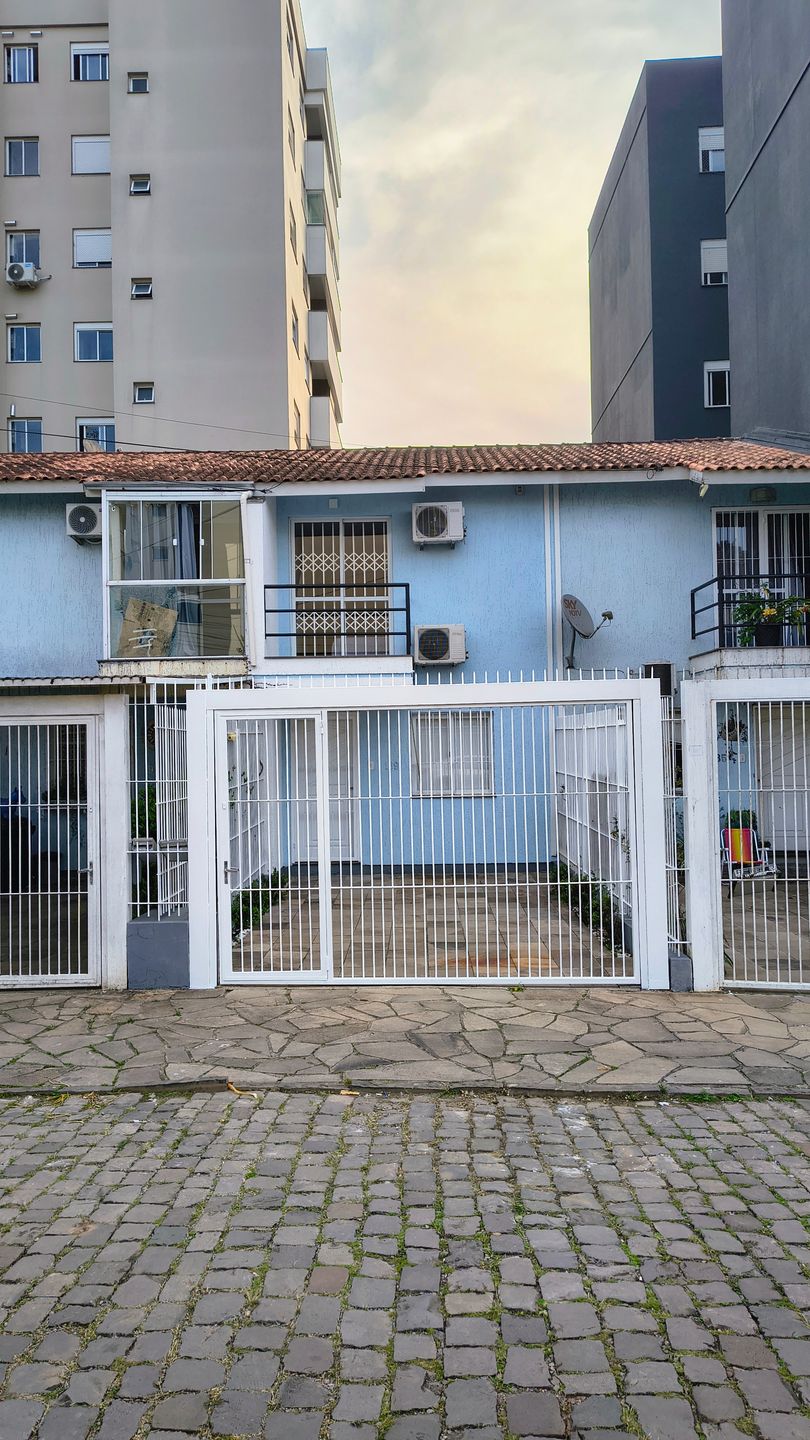 Sobrado para venda no bairro Santa Lucia em Caxias do Sul