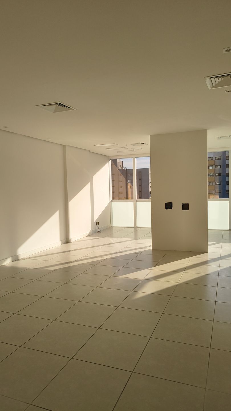 Sala Comercial Aérea para venda no bairro Centro em Caxias do Sul