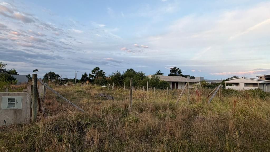 Terreno para venda no bairro Estrela do Mar em Torres