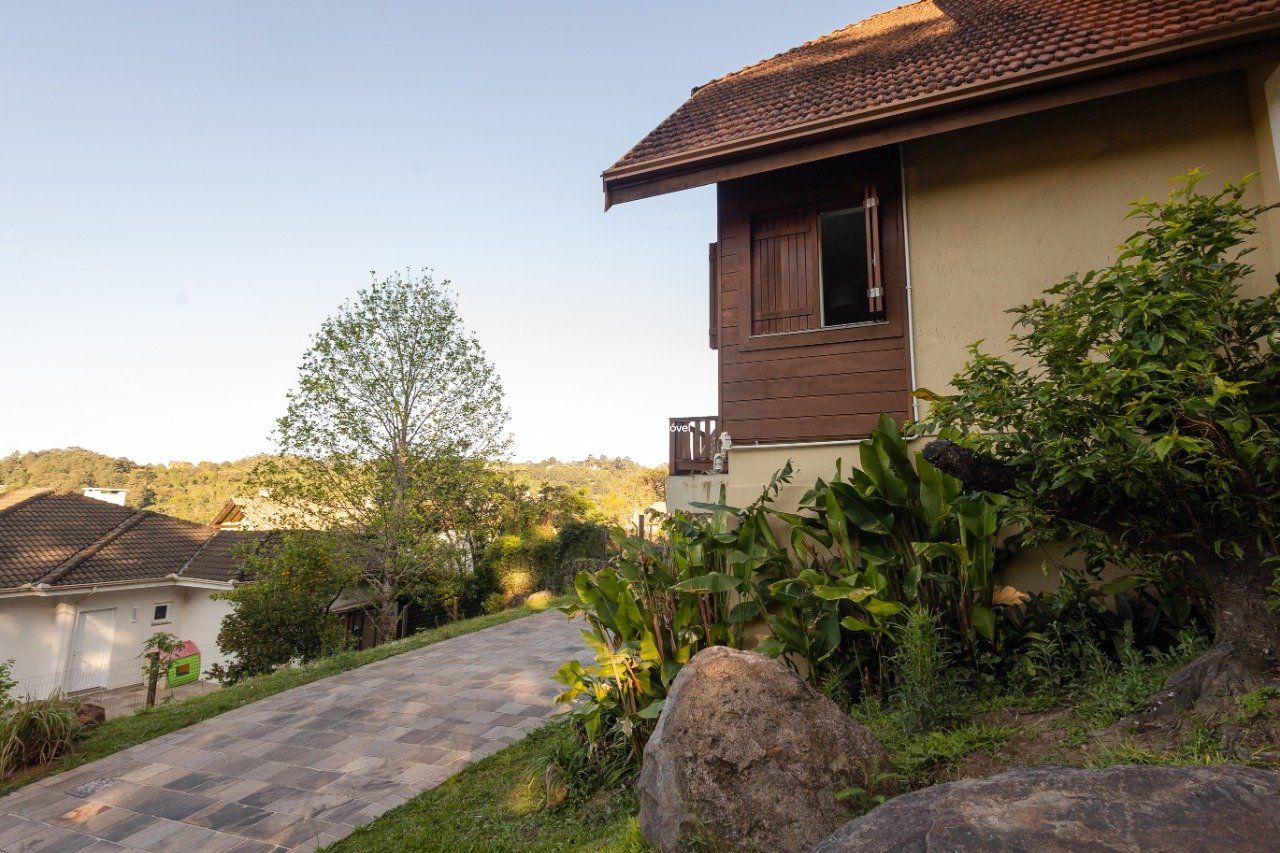 Casa para venda no bairro Vale das Colinas em Gramado