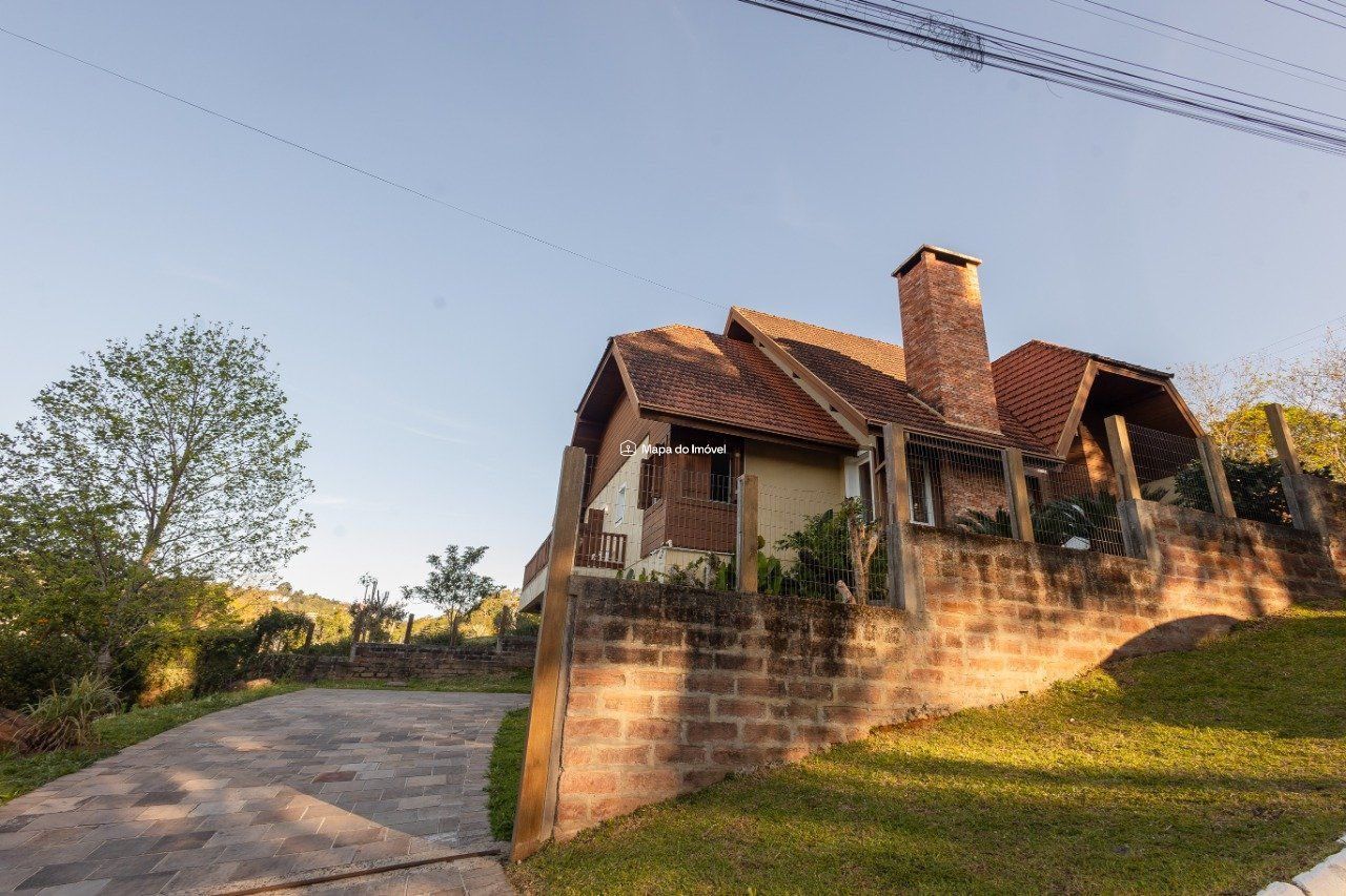 Casa para venda no bairro Vale das Colinas em Gramado