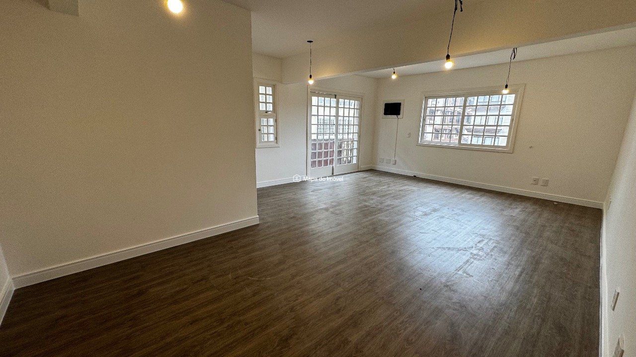 Sala Comercial Aérea para venda no bairro Centro em Gramado