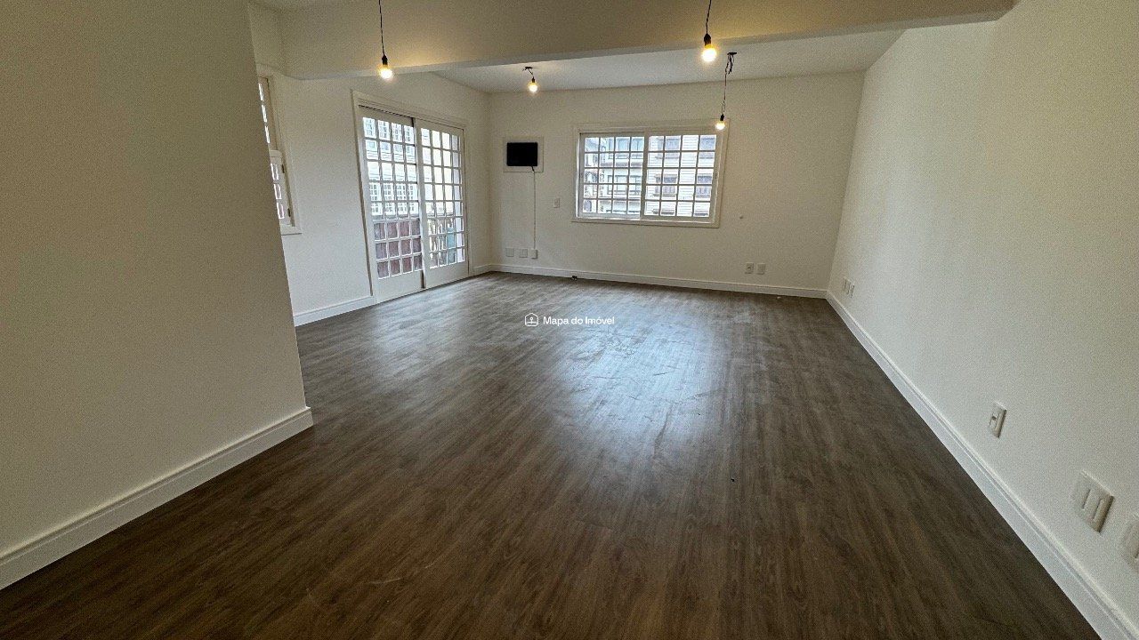 Sala Comercial Aérea para venda no bairro Centro em Gramado