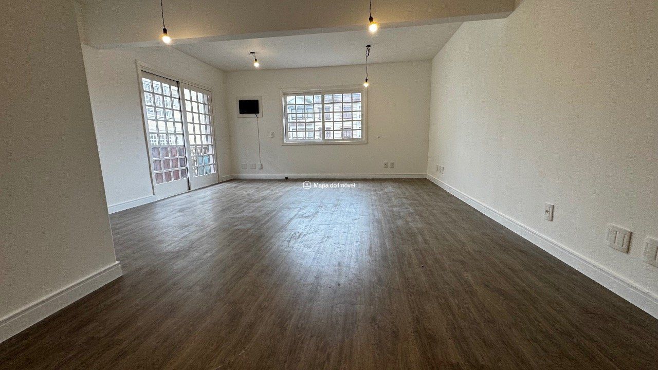 Sala Comercial Aérea para venda no bairro Centro em Gramado