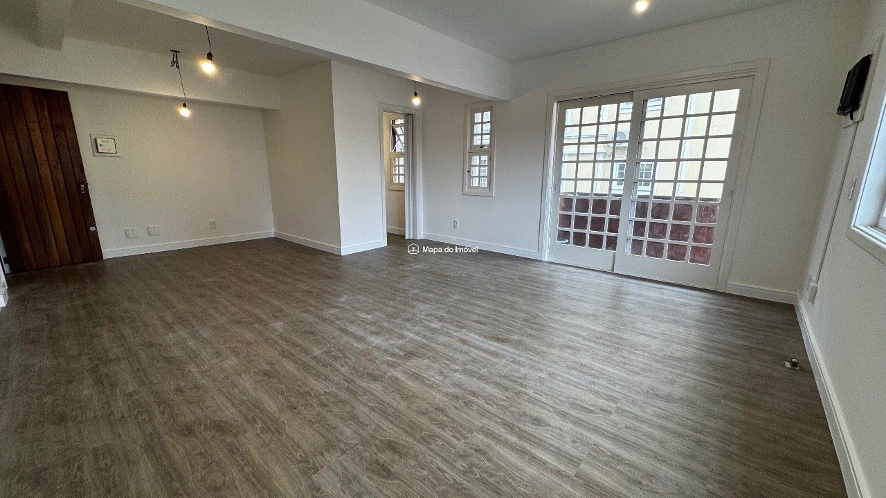 Sala Comercial Aérea para venda no bairro Centro em Gramado