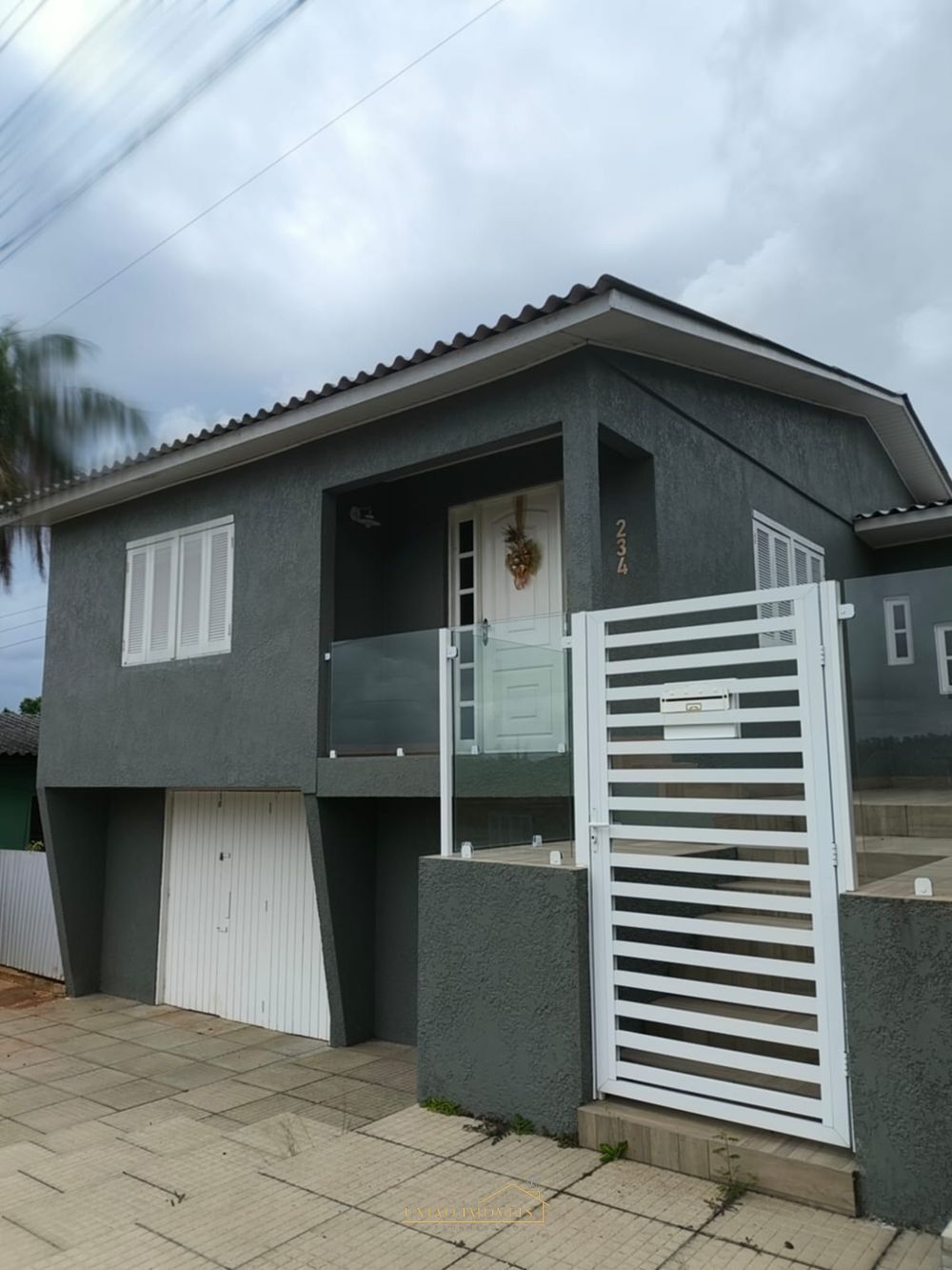 Sobrado para venda no bairro  em Torres