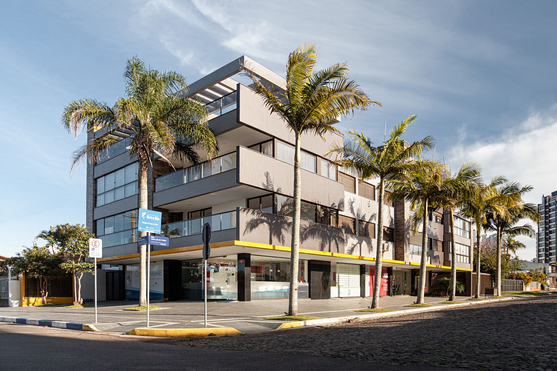 Loja comercial para venda no bairro Centro em Torres