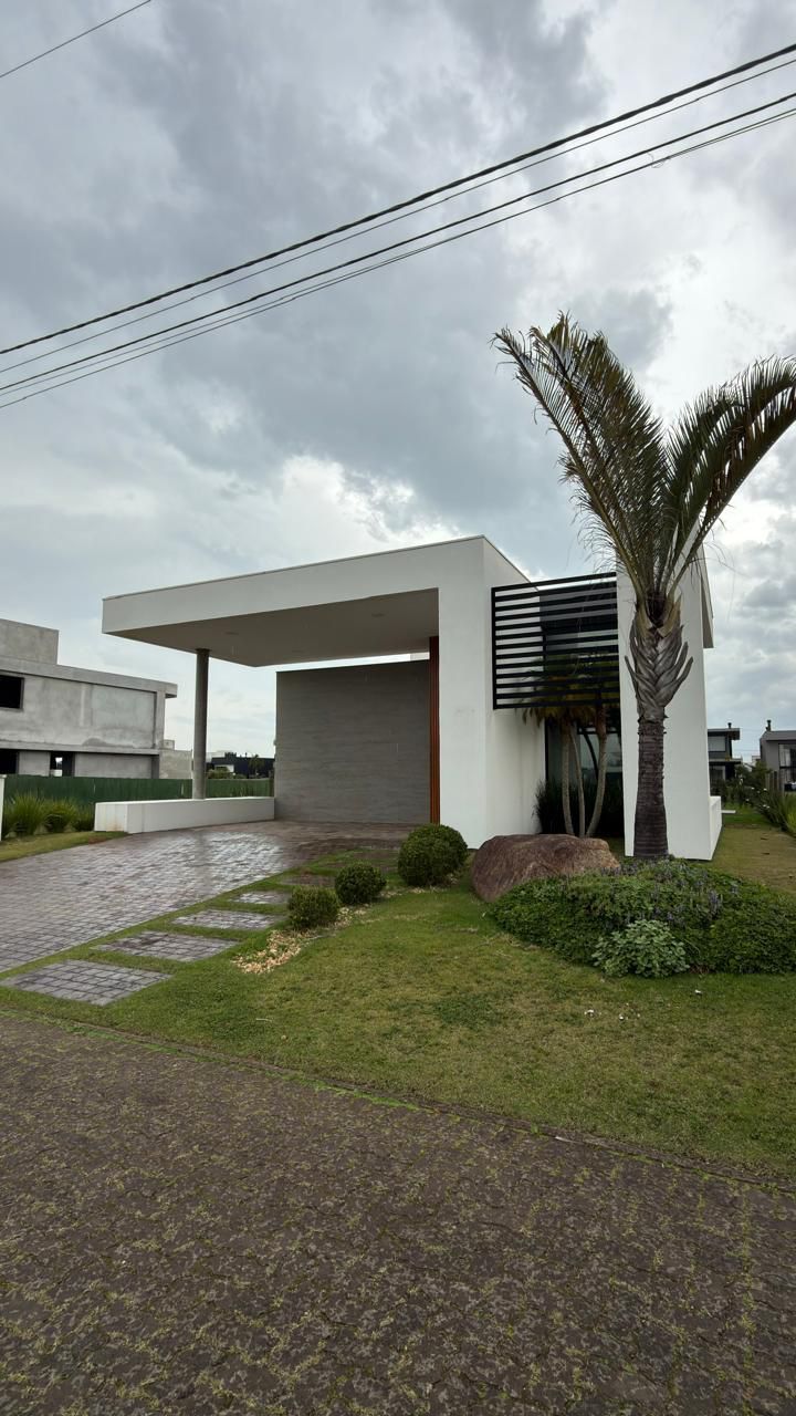 Casa de Condomínio para venda no bairro Centenário em Torres