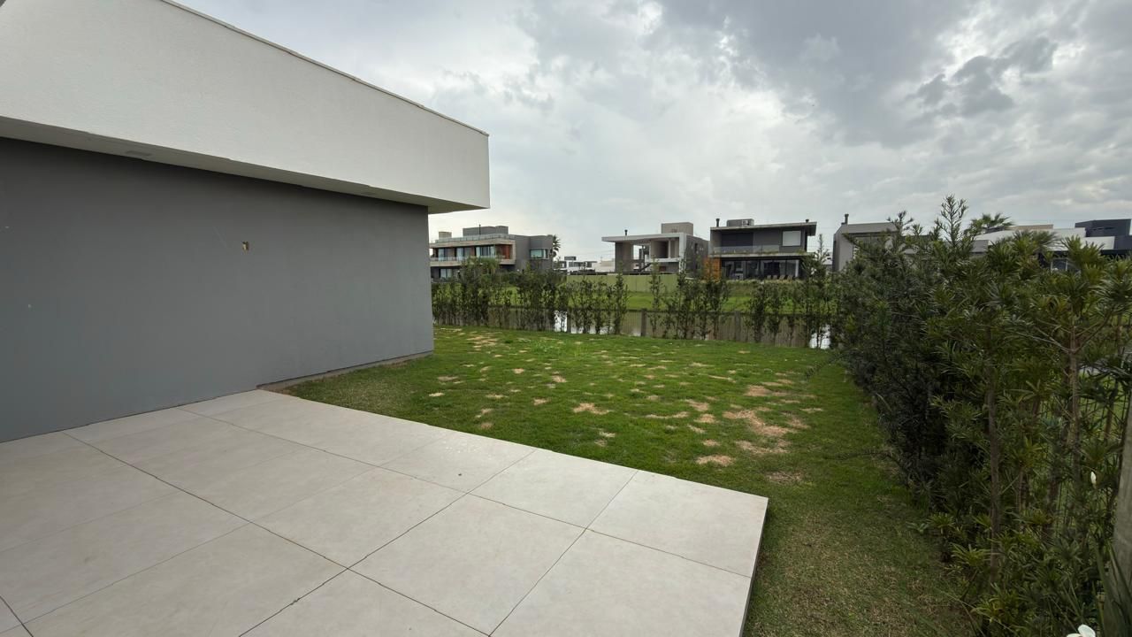 Casa de Condomínio para venda no bairro Centenário em Torres