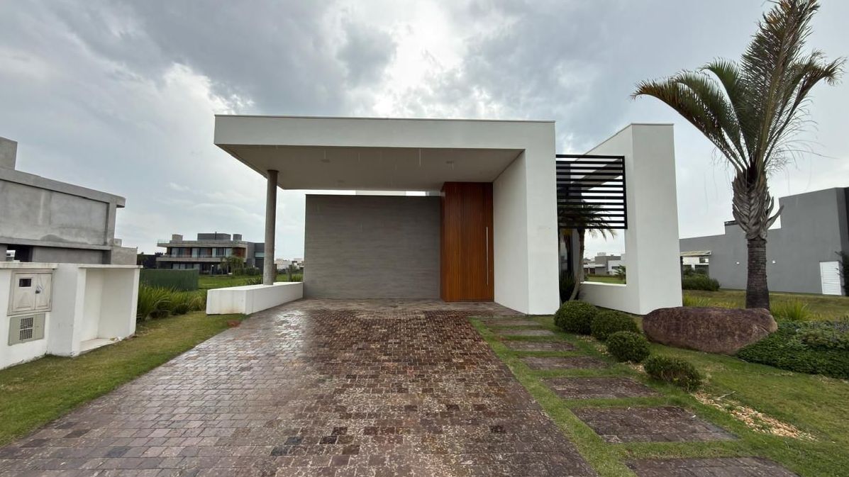 Casa de Condomínio para venda no bairro Centenário em Torres