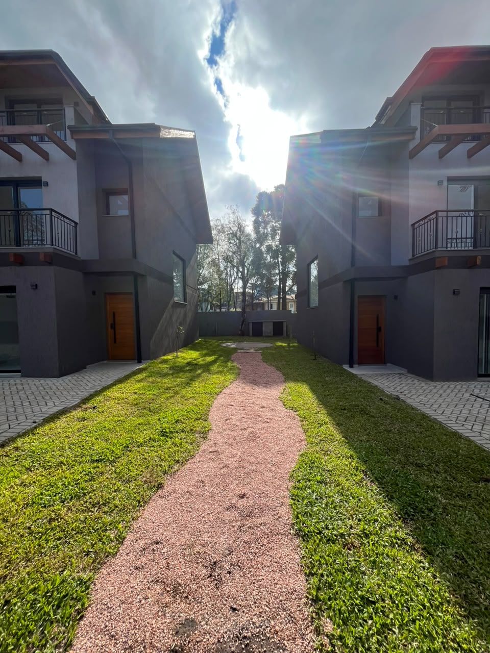 Sobrado Triplex para venda no bairro SANTA TEREZINHA em Canela
