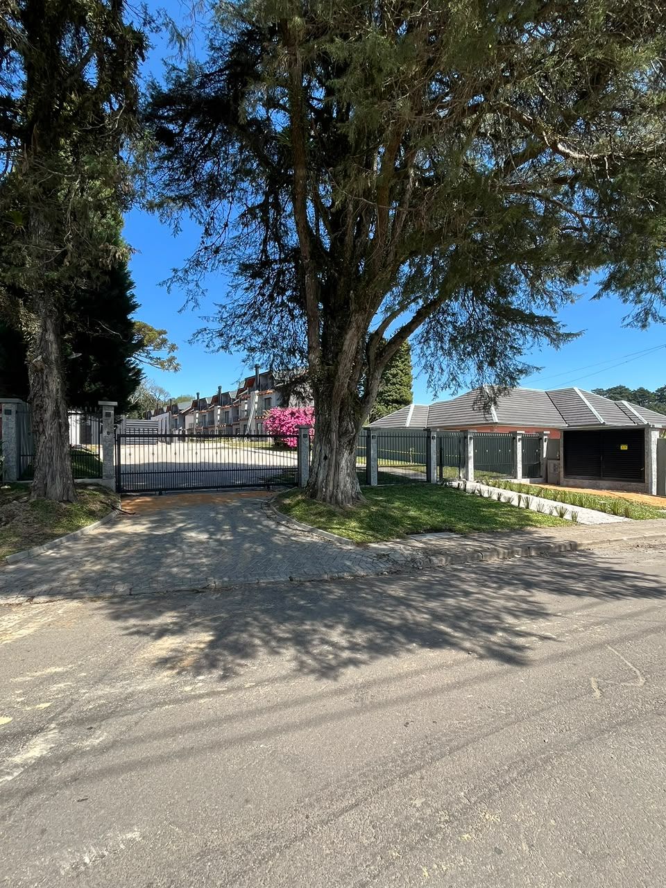 Sobrado Triplex para venda no bairro SANTA TEREZINHA em Canela