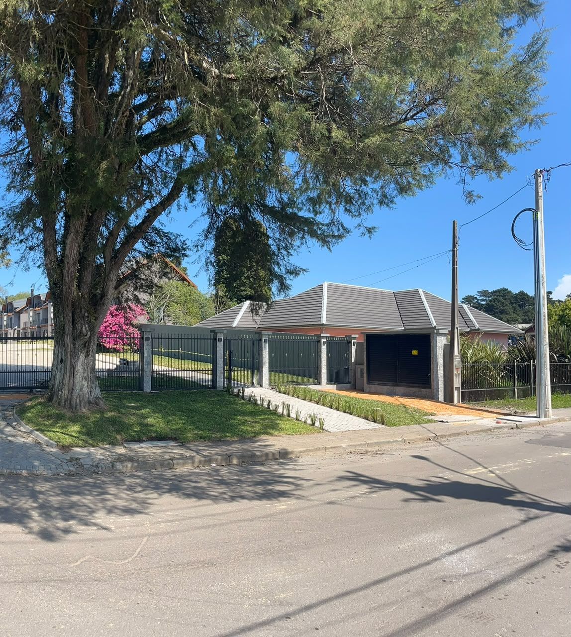 Sobrado Triplex para venda no bairro SANTA TEREZINHA em Canela