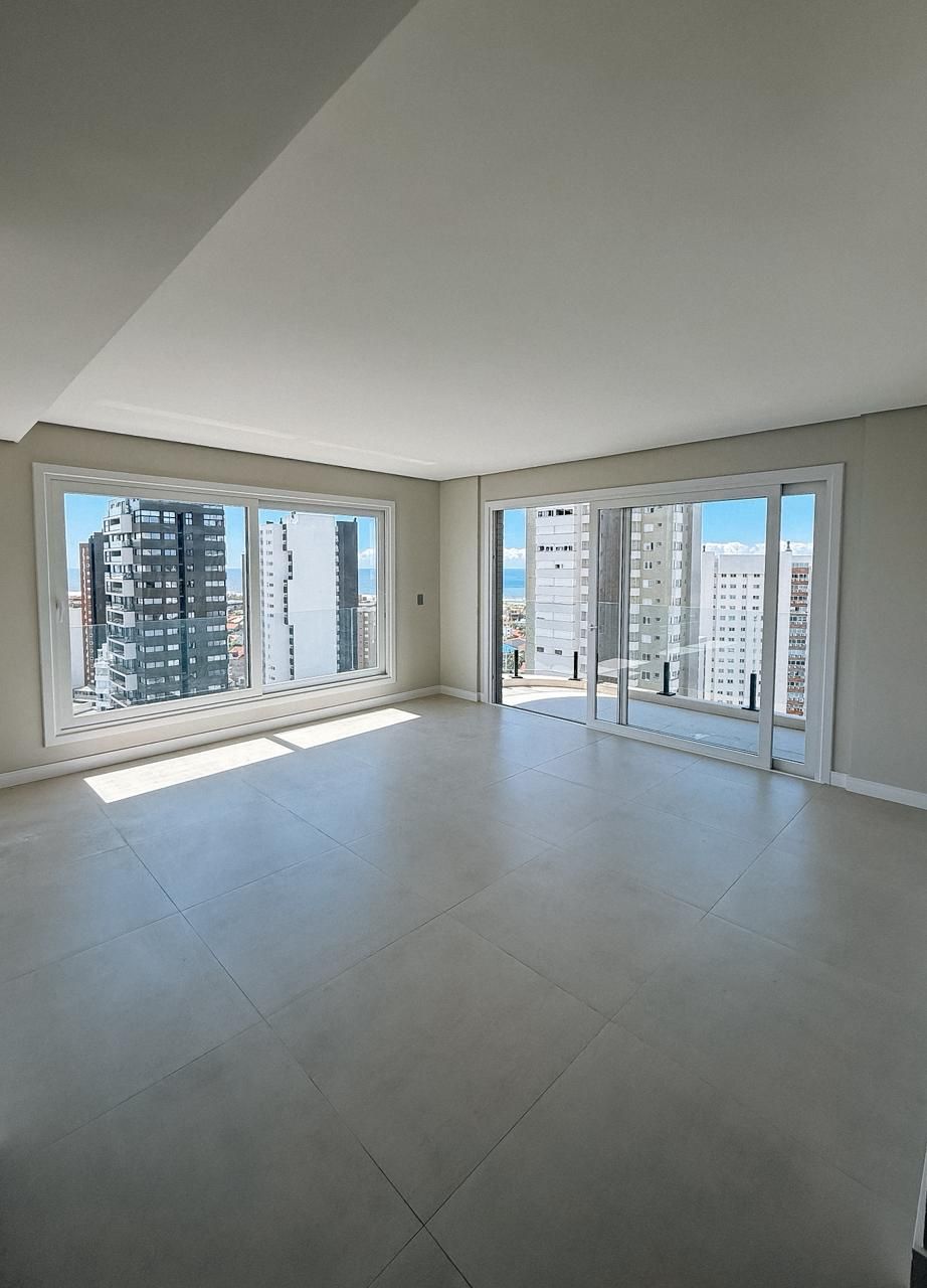 Apartamento 2 quartos sendo 1 suíte para venda no bairro Predial em Torres