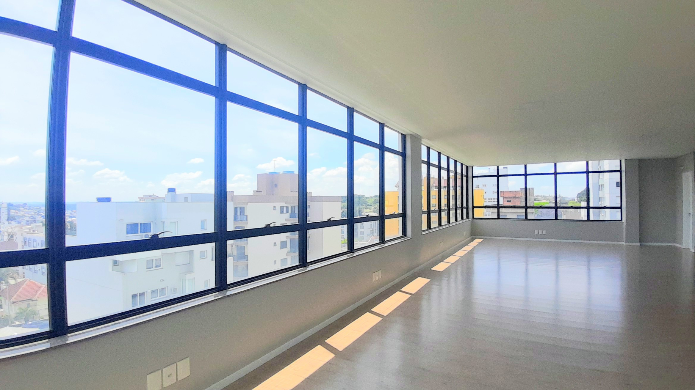 Sala Comercial Aérea para venda no bairro Centro em Farroupilha