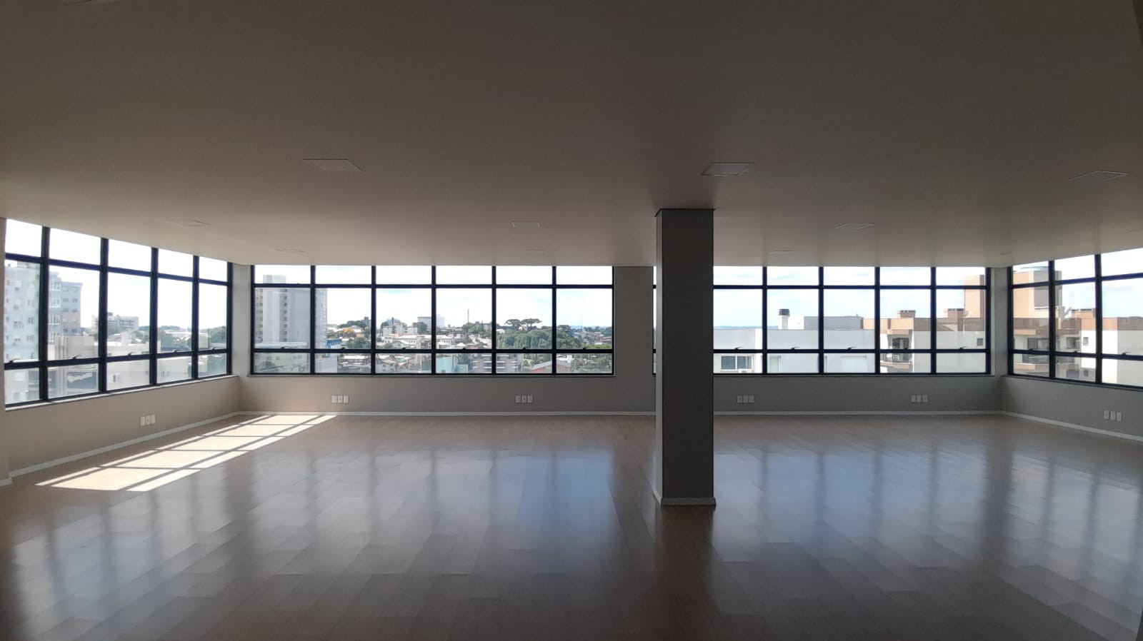 Sala Comercial Aérea para venda no bairro Centro em Farroupilha