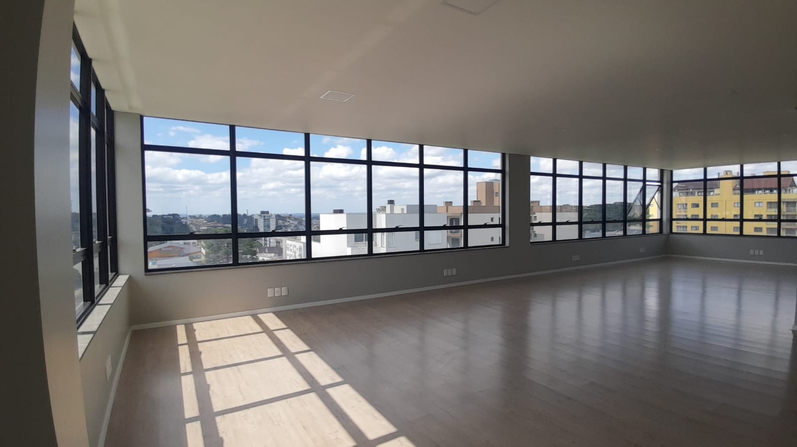 Sala Comercial Aérea para venda no bairro Centro em Farroupilha