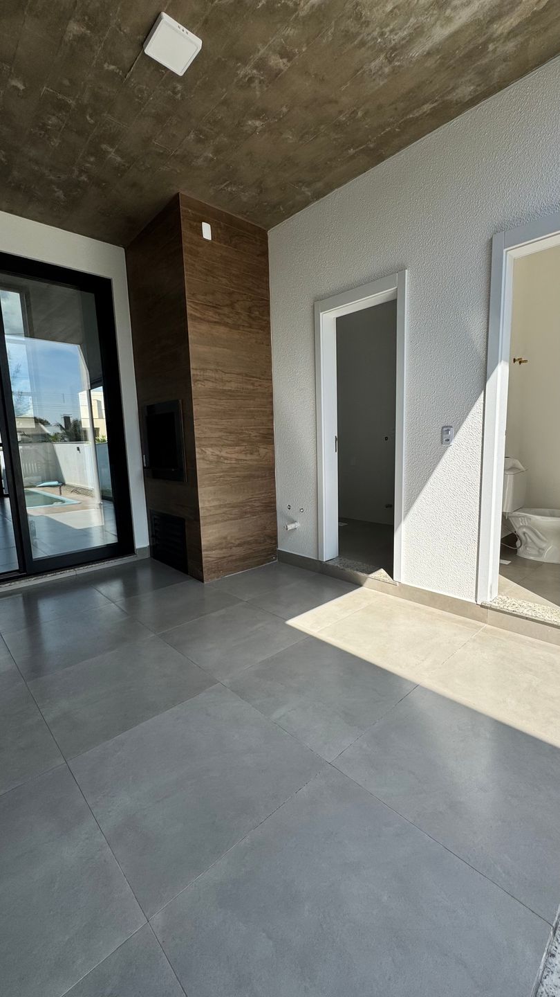 Casa 3 quartos sendo 1 suíte para venda no bairro Balneário Rosa do Mar em Passo de Torres