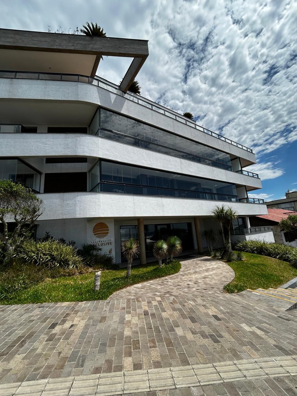 Apartamento 2 quartos sendo 1 suíte para venda no bairro Beira Mar em Torres