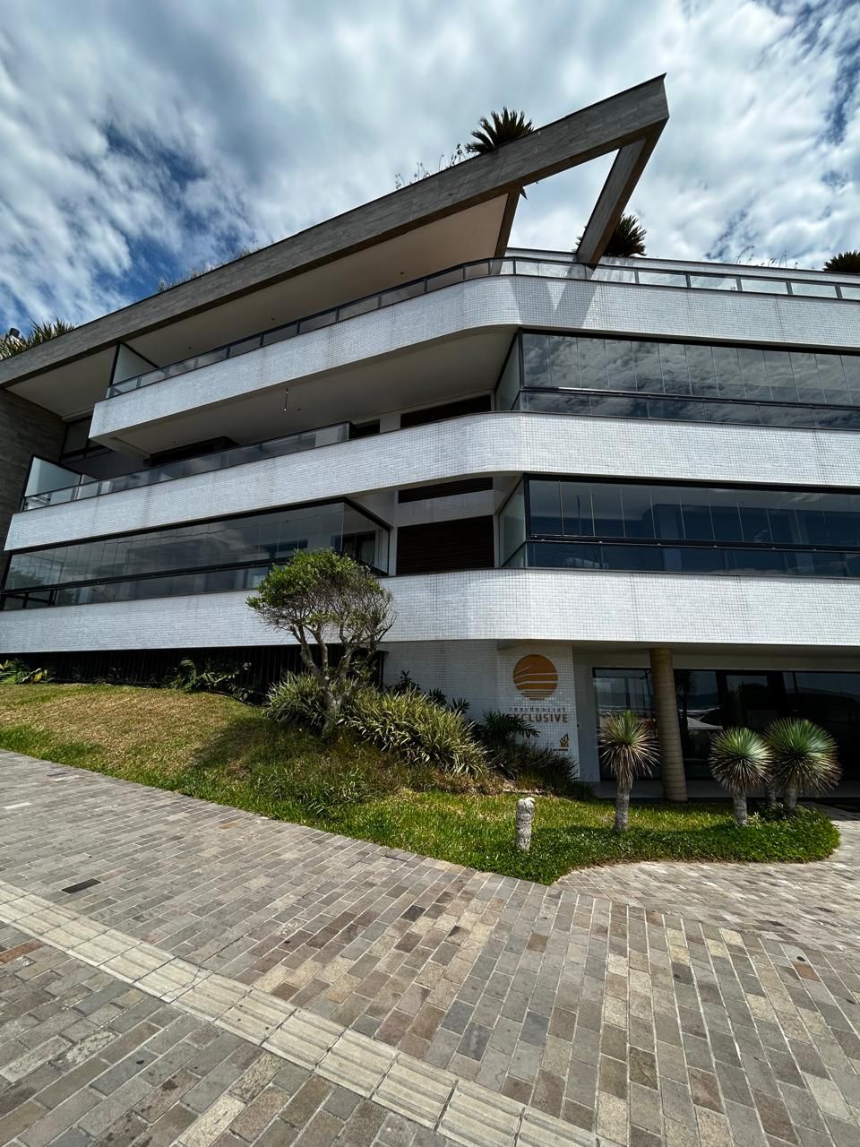 Apartamento 2 quartos sendo 1 suíte para venda no bairro Beira Mar em Torres