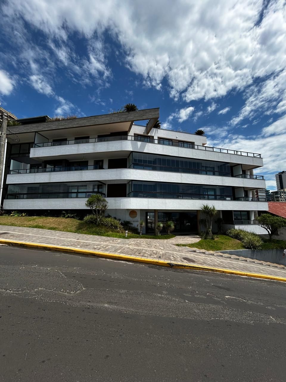 Apartamento 2 quartos sendo 1 suíte para venda no bairro Beira Mar em Torres