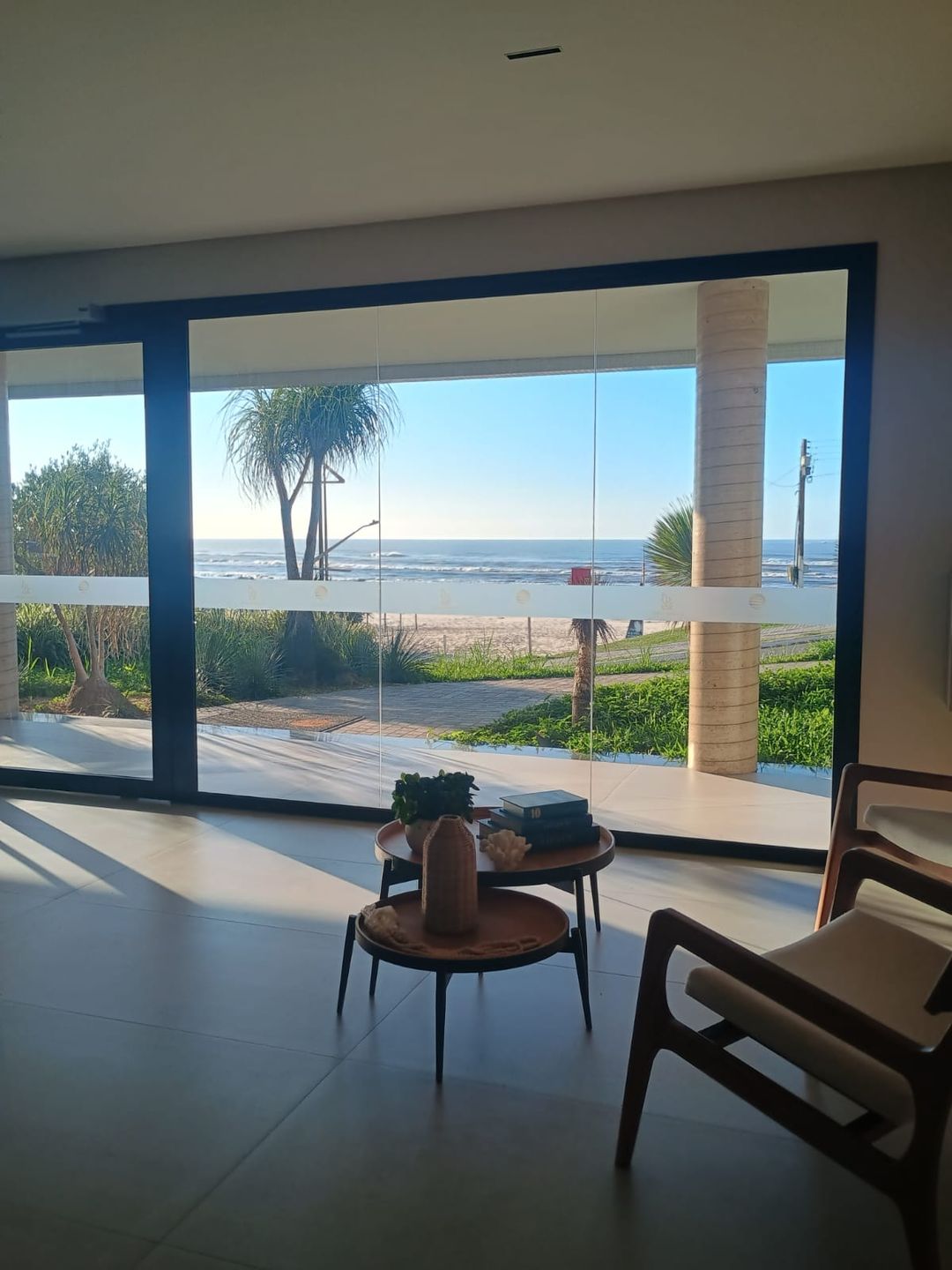 Apartamento 2 quartos sendo 1 suíte para venda no bairro Beira Mar em Torres