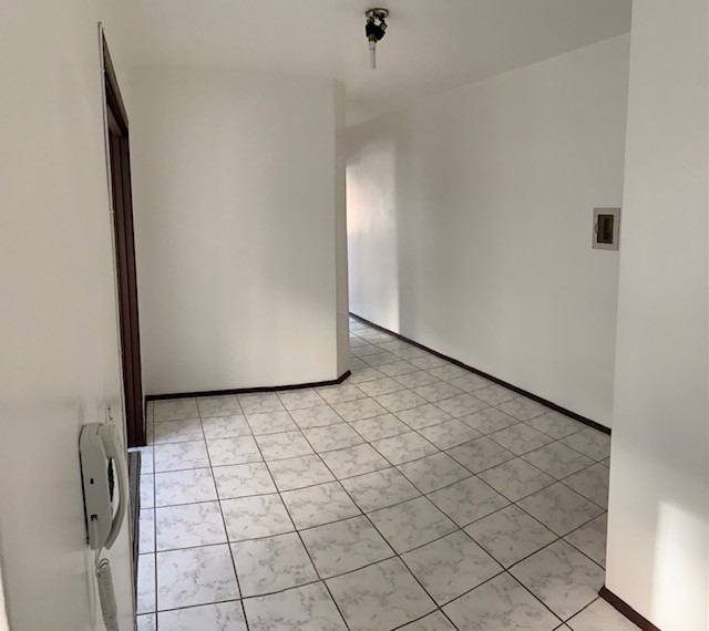 Apartamento à venda com 2 quartos, 68m² - Foto 5