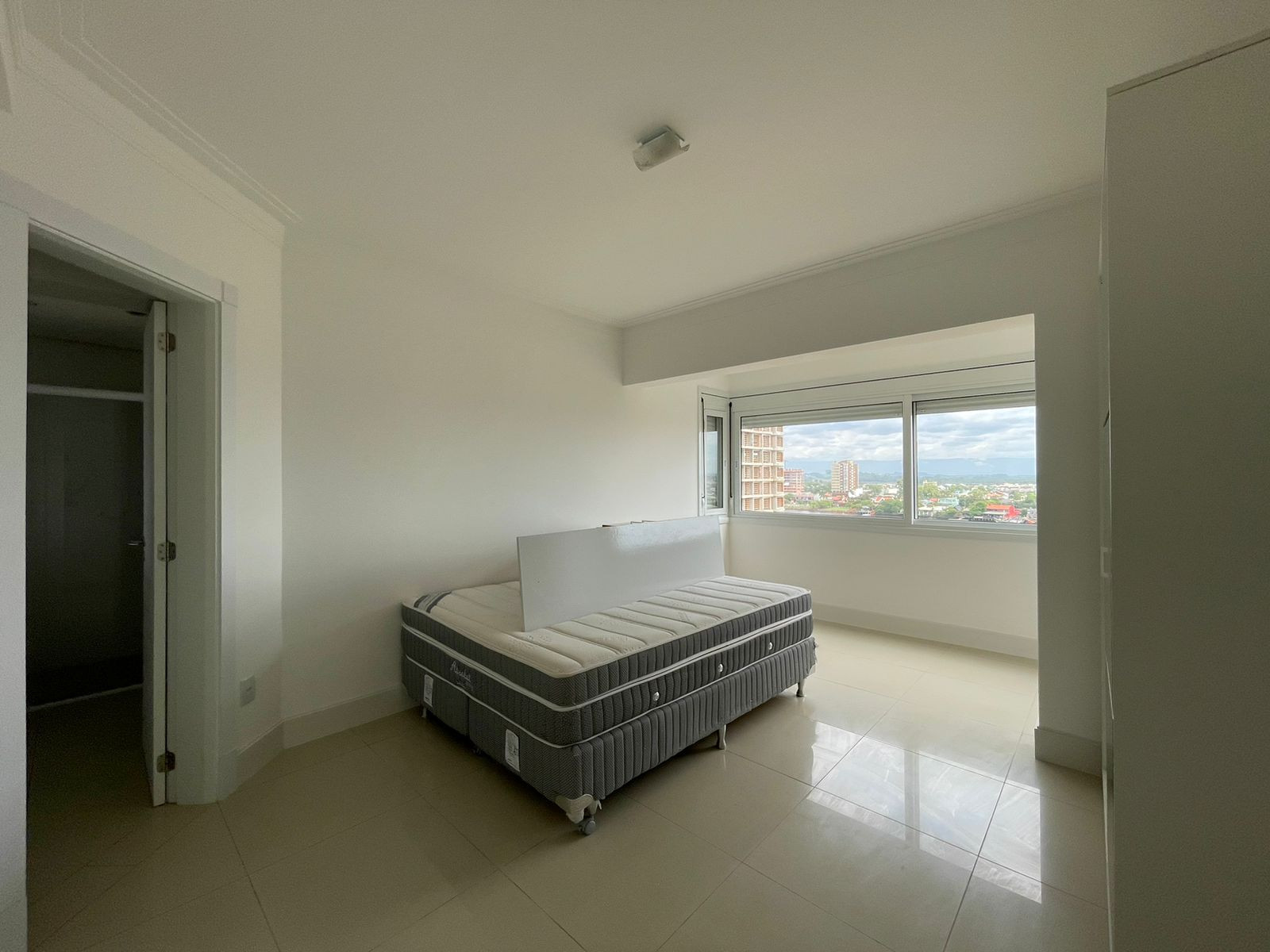 Apartamento à venda com 4 quartos, 249m² - Foto 17