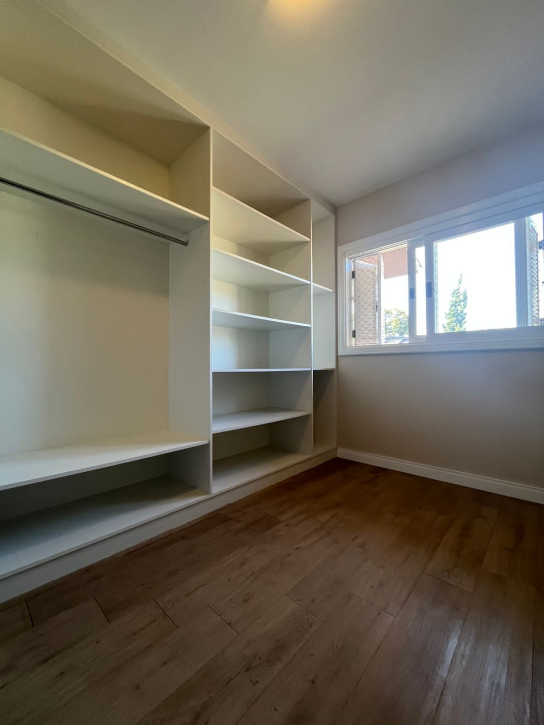 Apartamento à venda com 3 quartos, 109m² - Foto 2