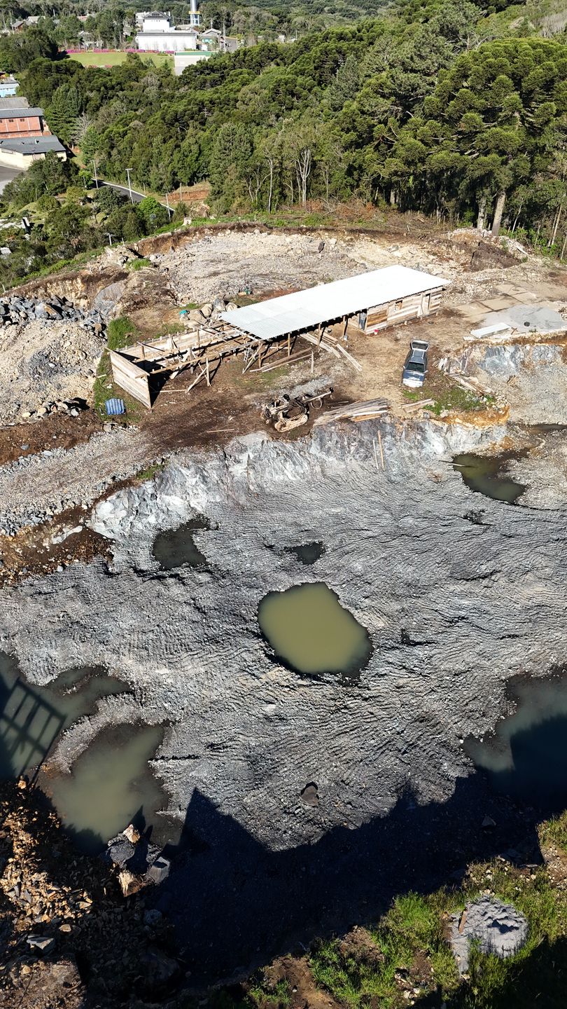 Apartamento 2 quartos sendo 1 suíte para venda no bairro Moura em Gramado