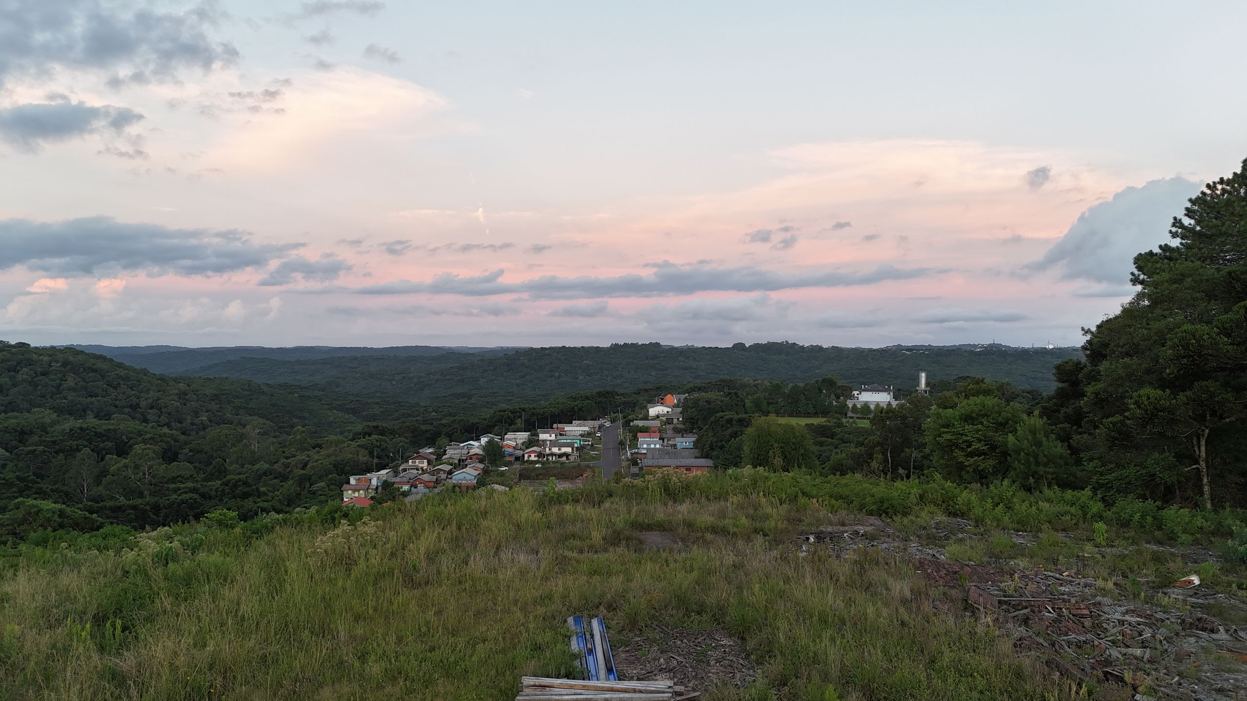 Apartamento 2 quartos sendo 1 suíte para venda no bairro Moura em Gramado