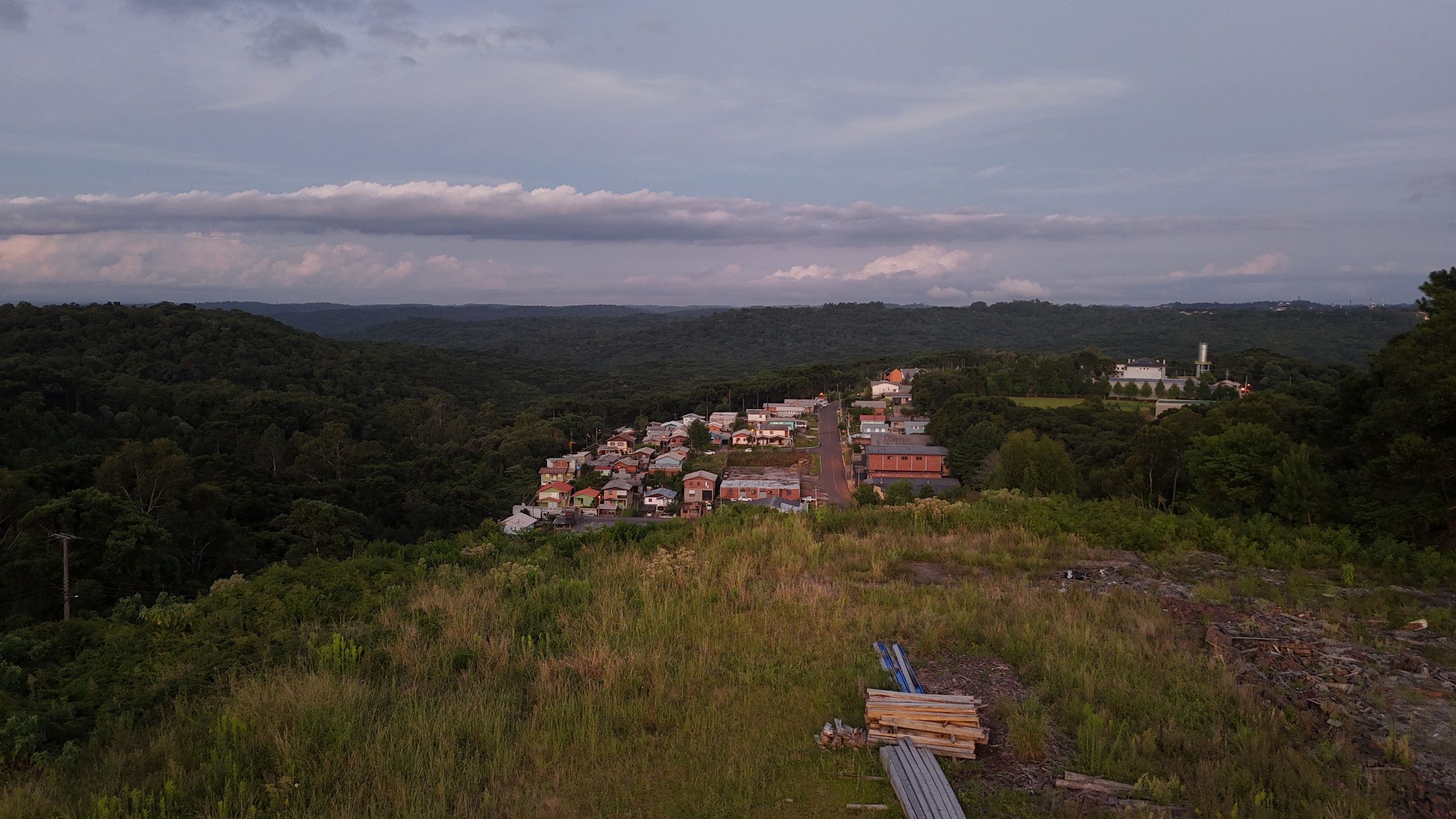 Apartamento 2 quartos sendo 1 suíte para venda no bairro Moura em Gramado