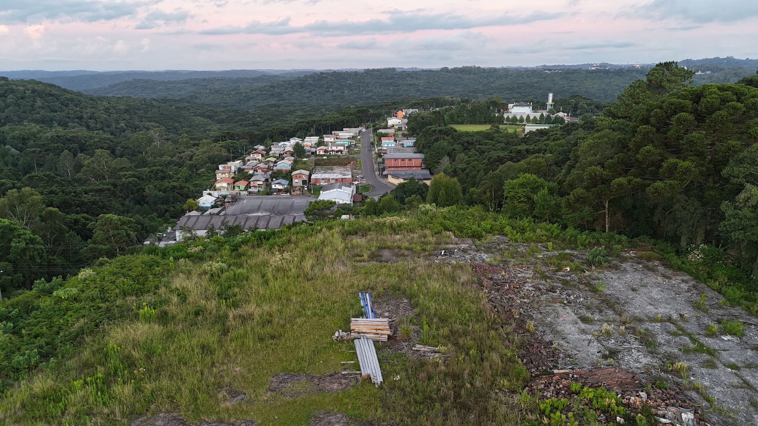 Apartamento 2 quartos sendo 1 suíte para venda no bairro Moura em Gramado