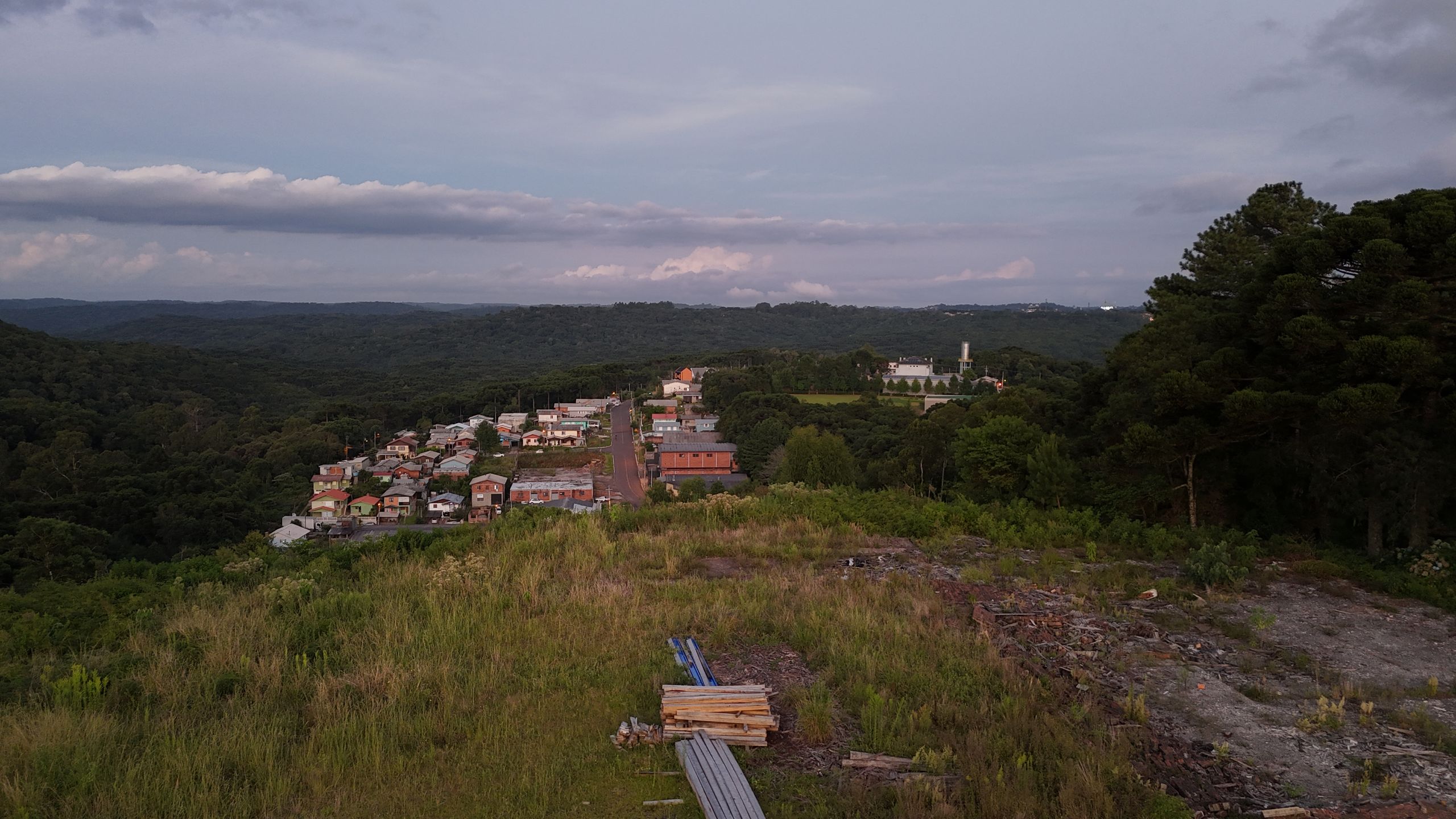 Apartamento 2 quartos sendo 1 suíte para venda no bairro Moura em Gramado