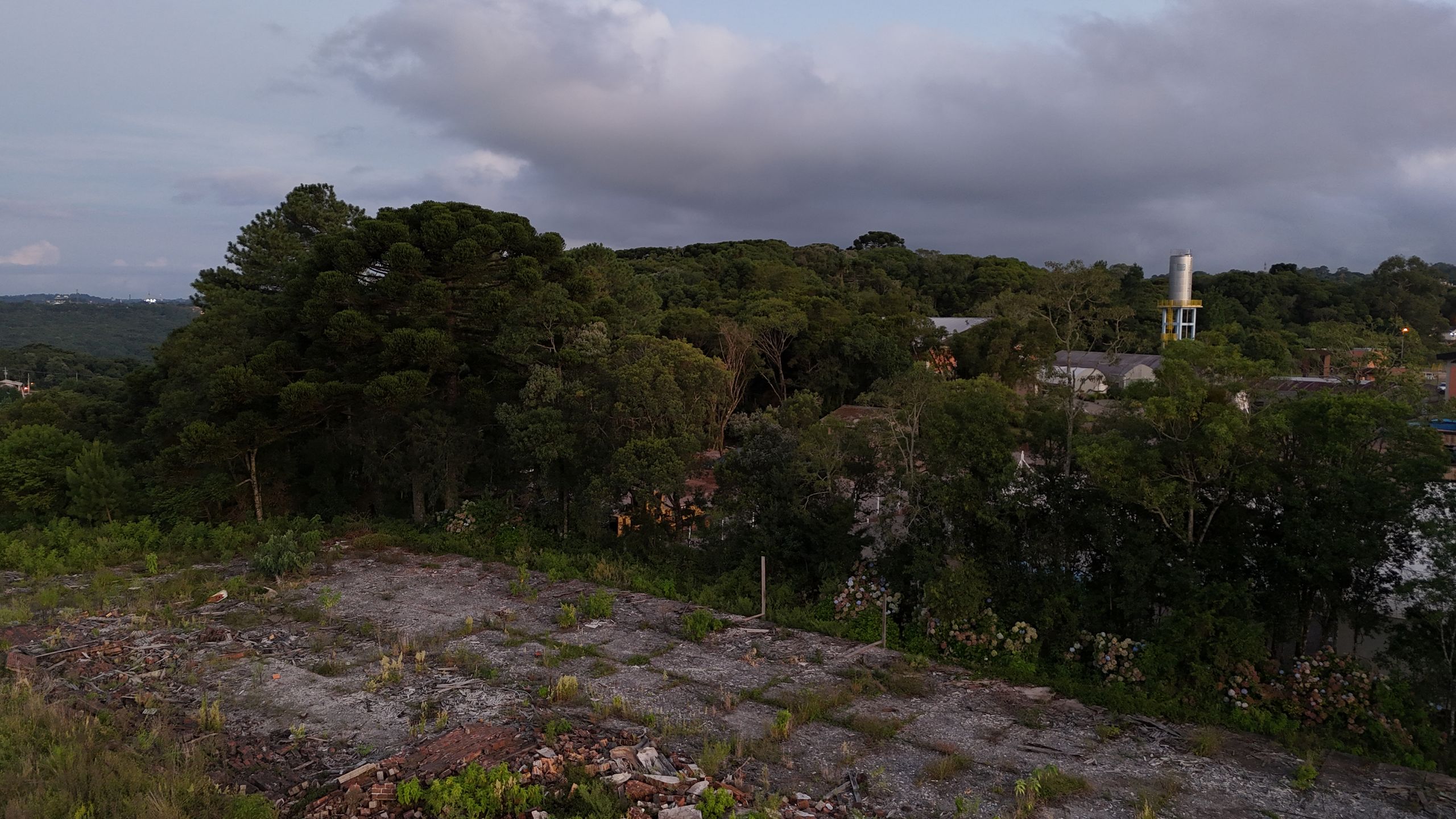 Apartamento 2 quartos sendo 1 suíte para venda no bairro Moura em Gramado