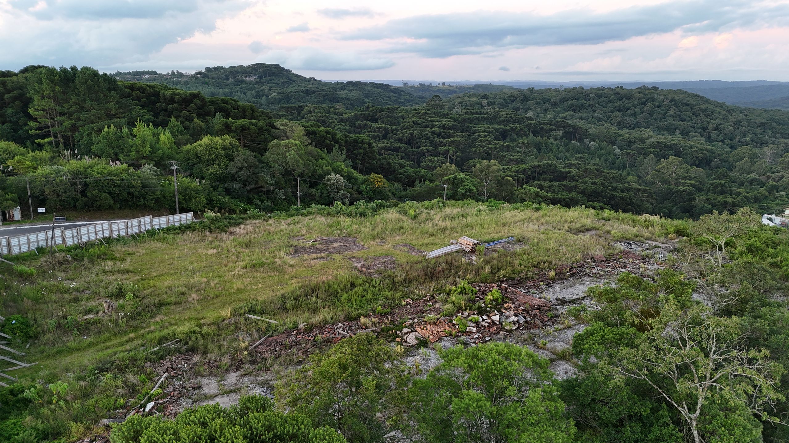 Apartamento 2 quartos sendo 1 suíte para venda no bairro Moura em Gramado