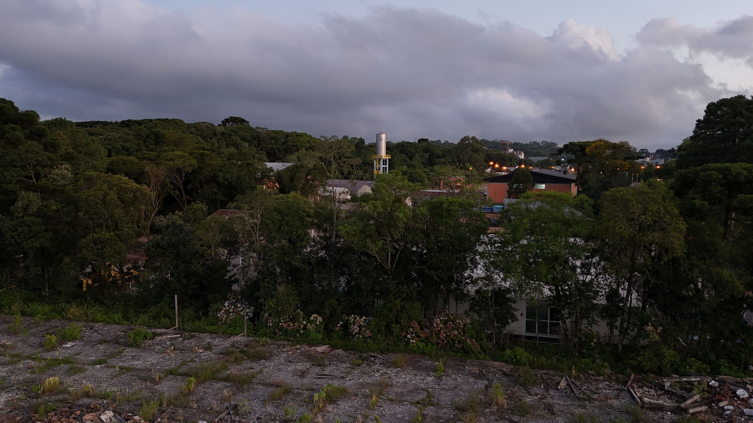 Apartamento 2 quartos sendo 1 suíte para venda no bairro Moura em Gramado