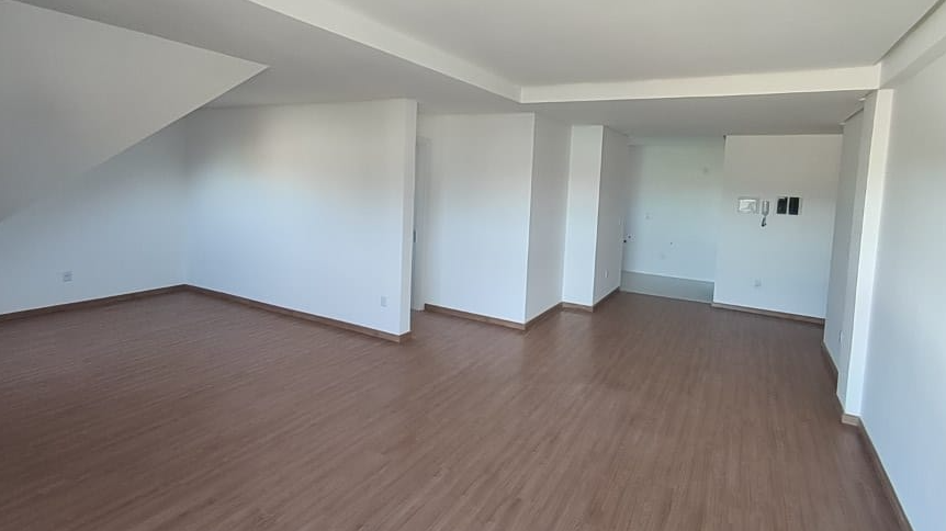 RBR Vende - Excelente casa mobiliada, com 3 dormitórios no Altos do Seminário.