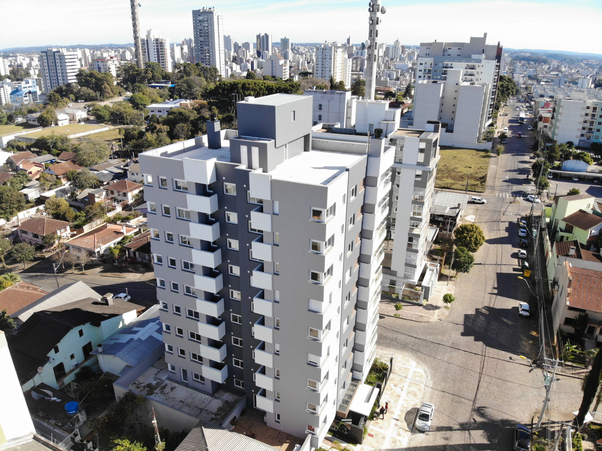 Apartamento à venda com 3 quartos, 137m² - Foto 1