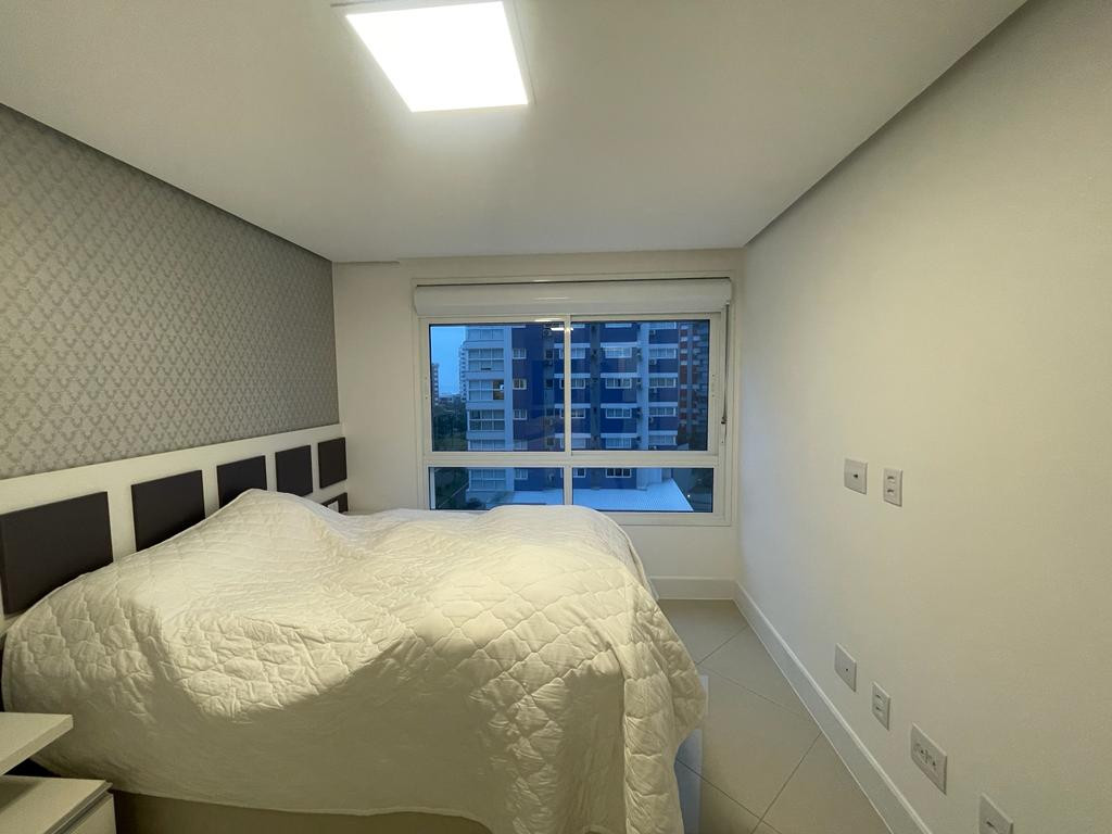 Apartamento à venda com 3 quartos, 105m² - Foto 2